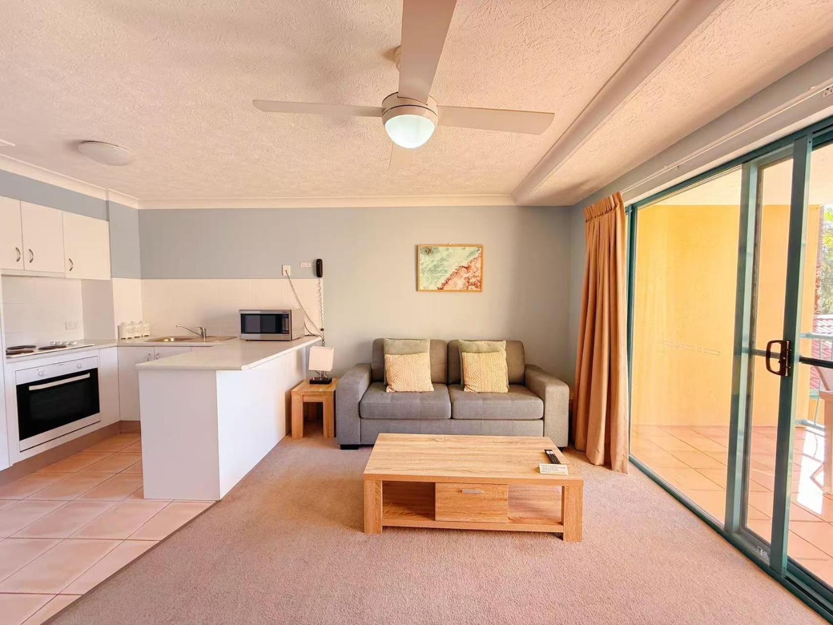Karana Palms Resort Gold Coast Extérieur photo